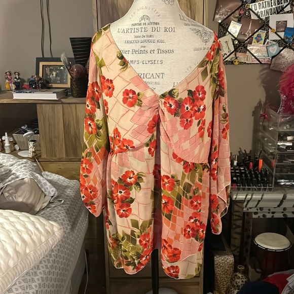 Unique Spectrum Sheer Floral Blouse - 3X - Picture 1 of 4